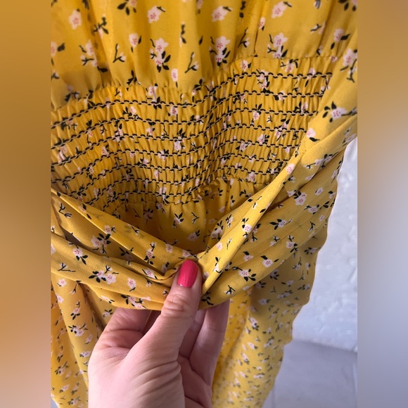 Summer Dress with Ruffle Sleeves and Adjustable Waist - Picture 3 of 6